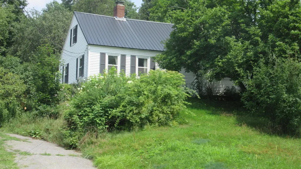 1127 Lewiston Road Topsham ME 04086