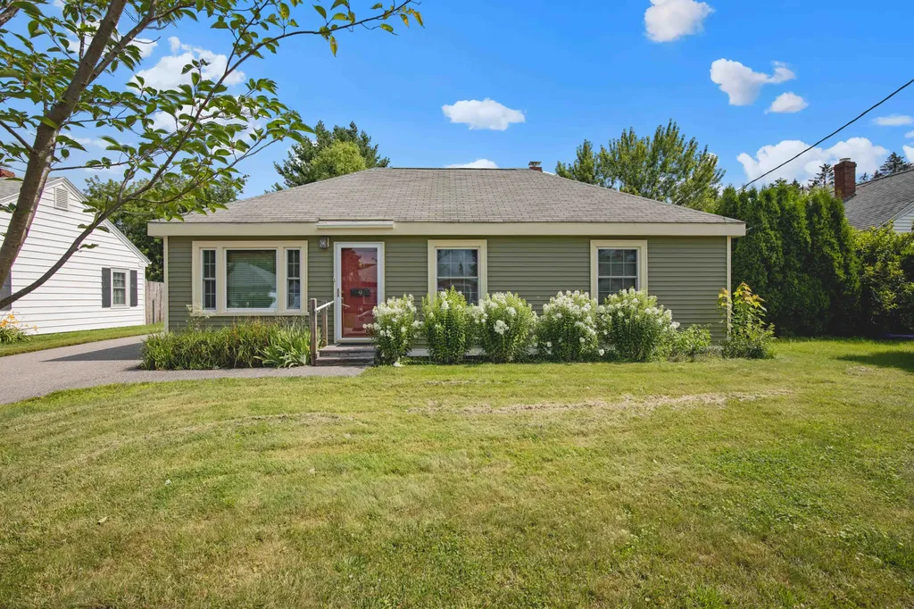 9 Lloyd Avenue Portland ME 04103