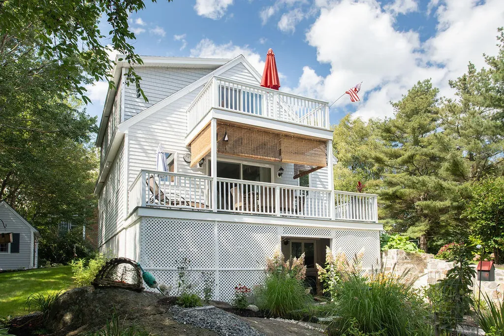 52 Shelton Drive York ME 03909
