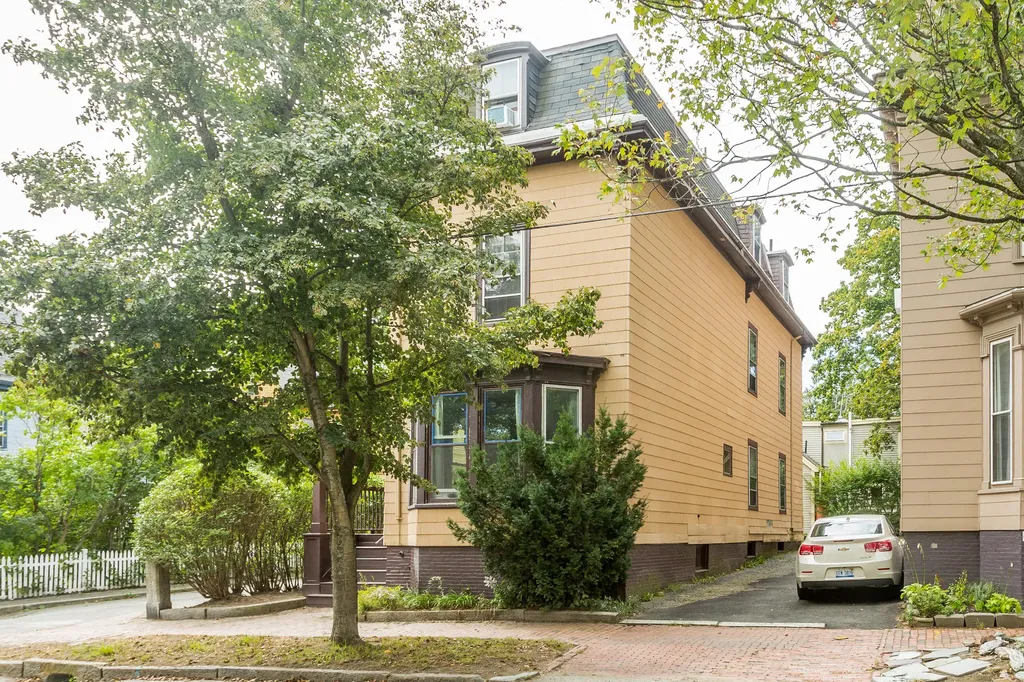 102 Emery Street Portland ME 04102