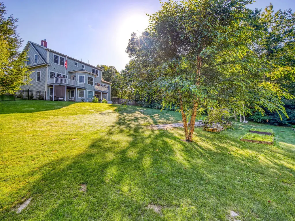 134 Presidential Way Westbrook ME 04092