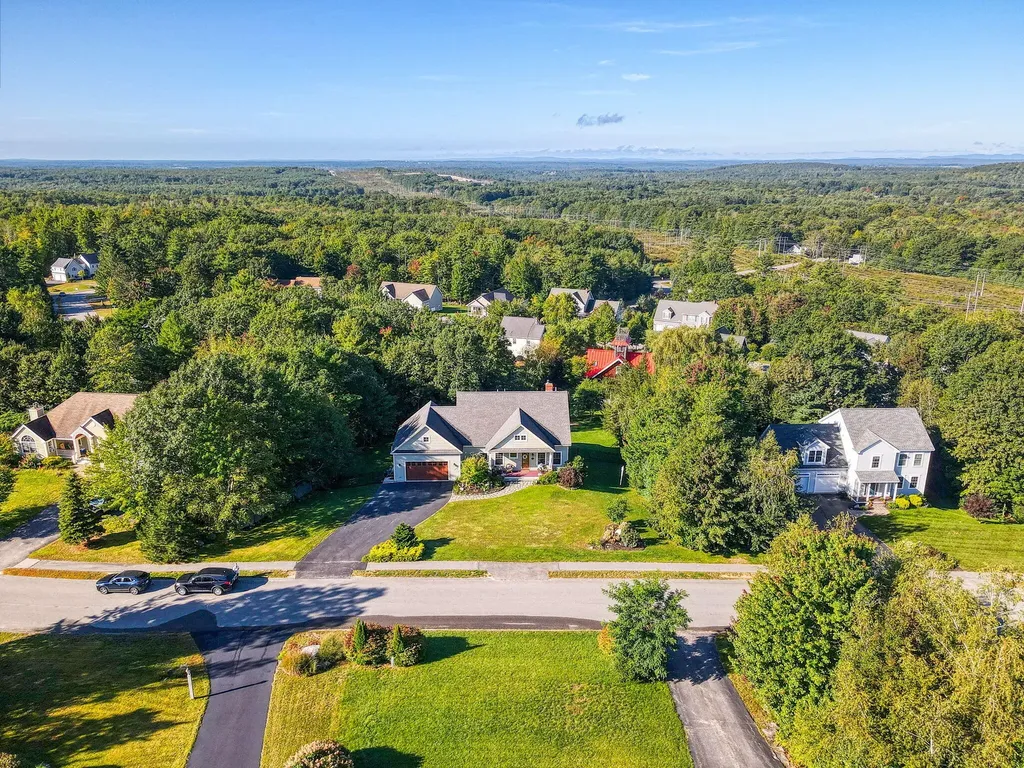 134 Presidential Way Westbrook ME 04092