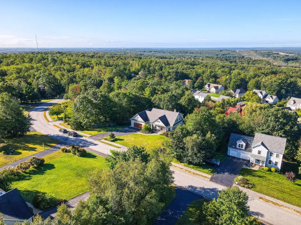 134 Presidential Way Westbrook ME 04092