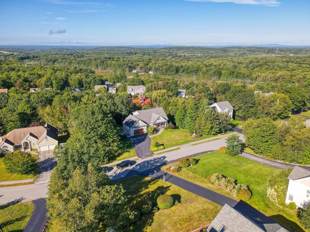 134 Presidential Way Westbrook ME 04092