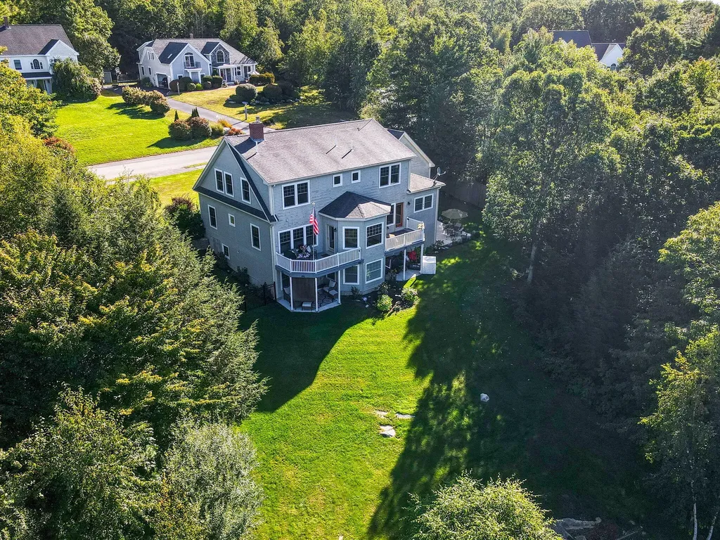 134 Presidential Way Westbrook ME 04092