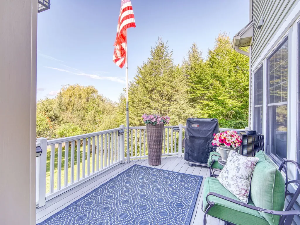134 Presidential Way Westbrook ME 04092
