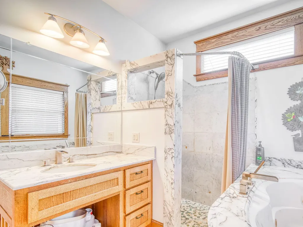 134 Presidential Way Westbrook ME 04092