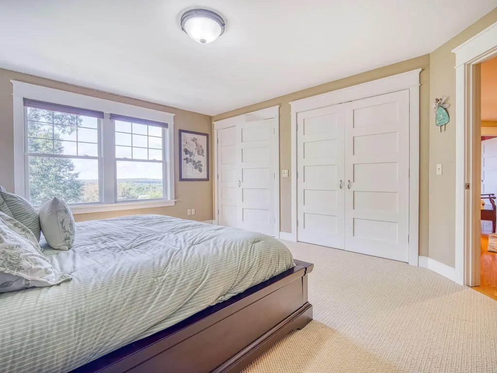 134 Presidential Way Westbrook ME 04092