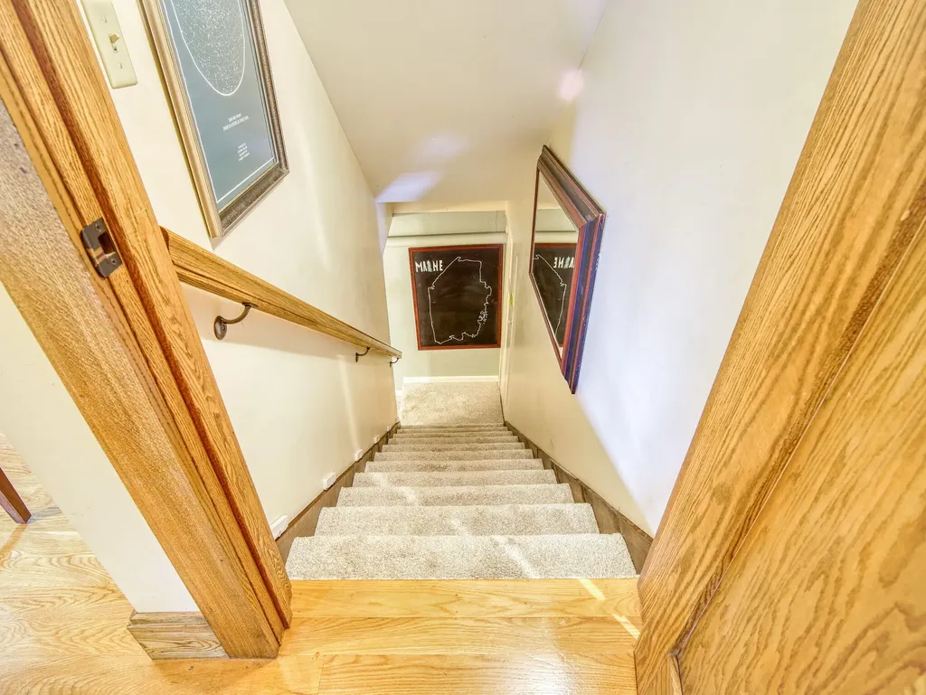 134 Presidential Way Westbrook ME 04092