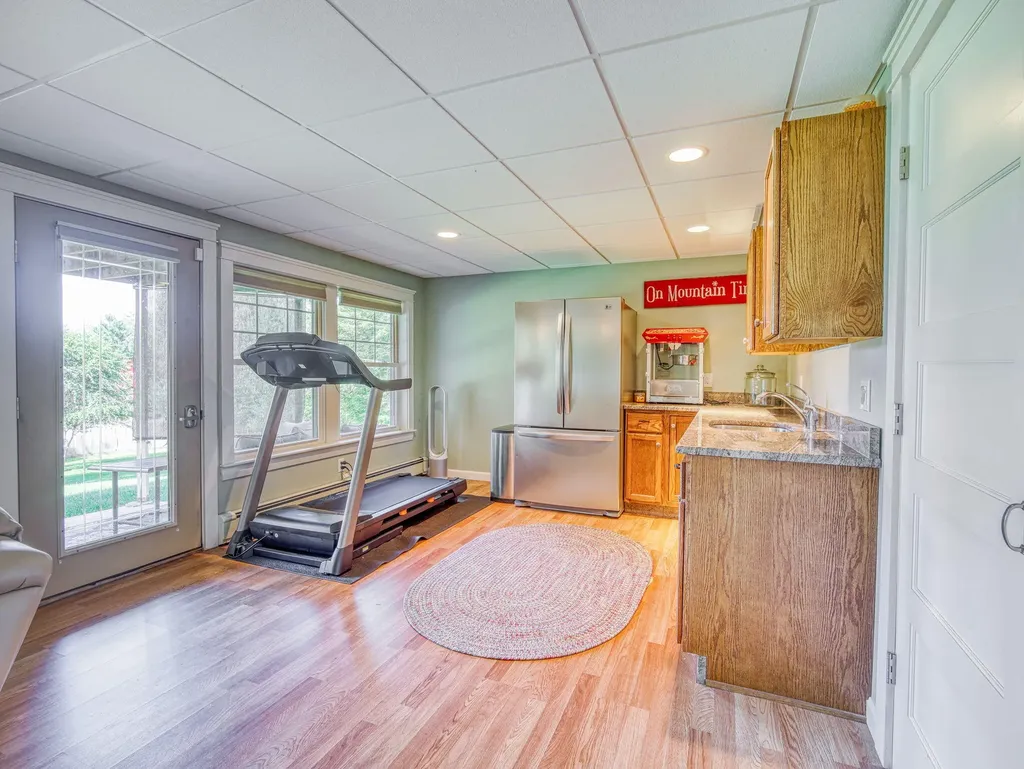 134 Presidential Way Westbrook ME 04092