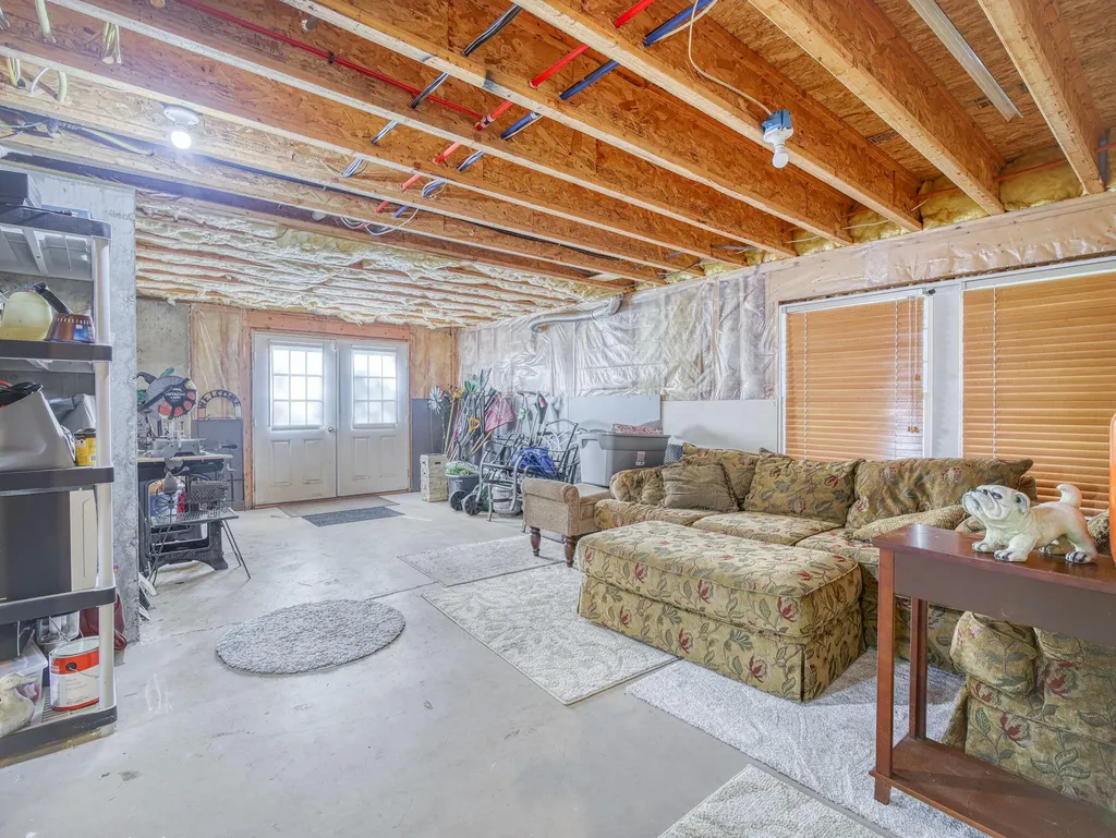 134 Presidential Way Westbrook ME 04092