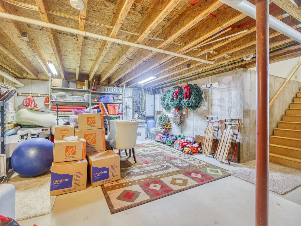 134 Presidential Way Westbrook ME 04092
