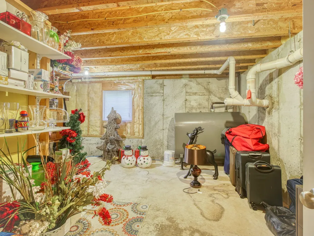 134 Presidential Way Westbrook ME 04092