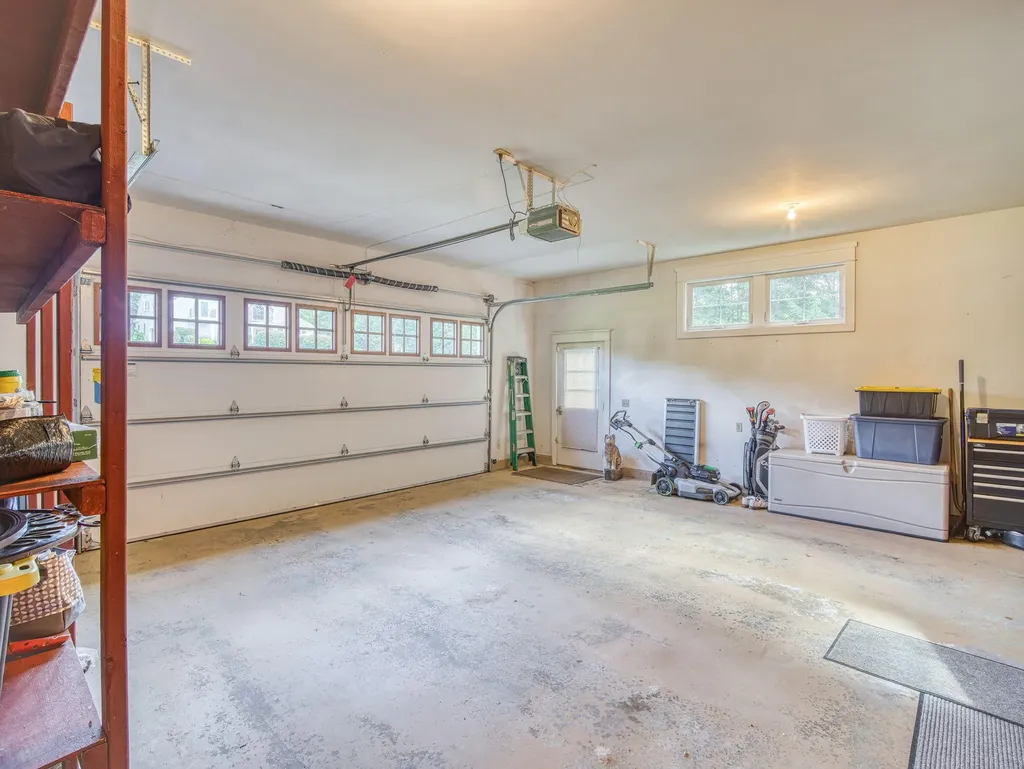 134 Presidential Way Westbrook ME 04092