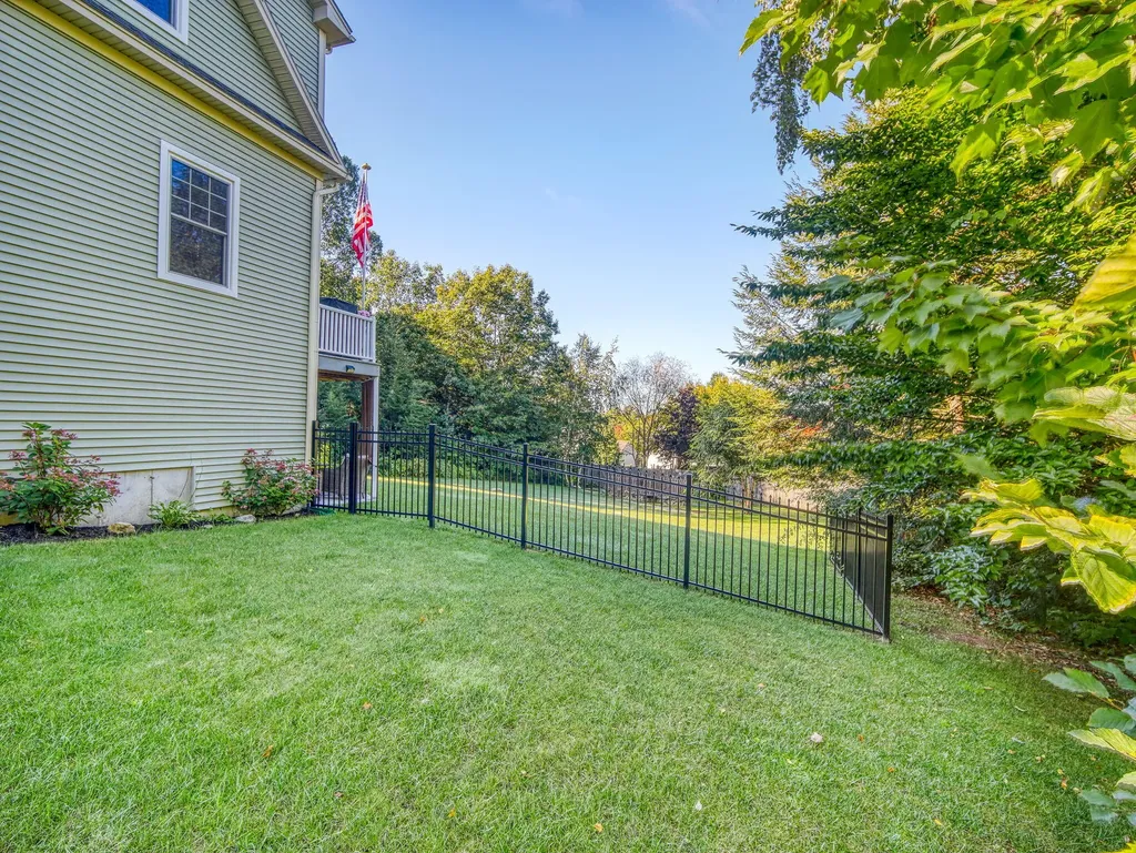 134 Presidential Way Westbrook ME 04092