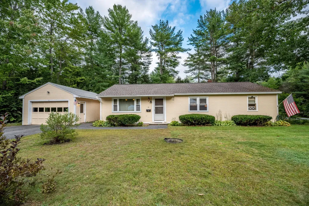 82 Almar Street Farmingdale ME 04344