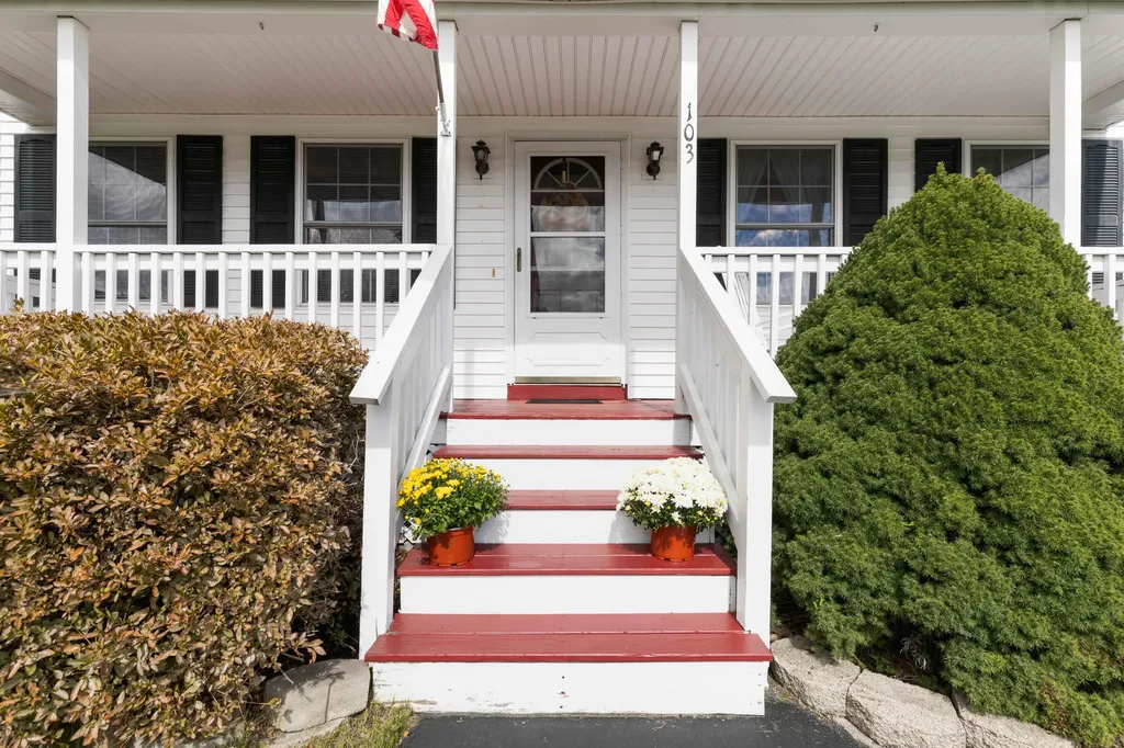103 Hawthorne Lane Westbrook ME 04092