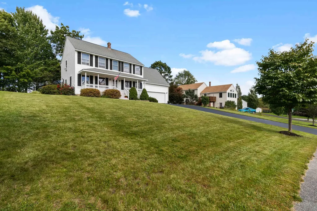 103 Hawthorne Lane Westbrook ME 04092