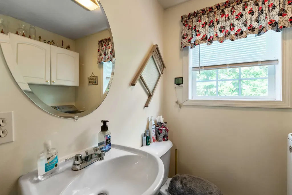 103 Hawthorne Lane Westbrook ME 04092