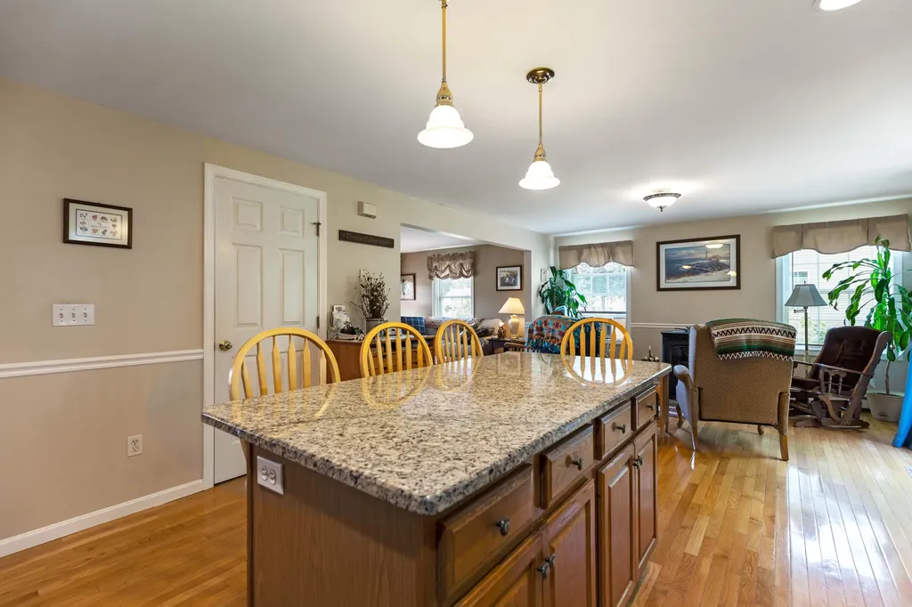 103 Hawthorne Lane Westbrook ME 04092