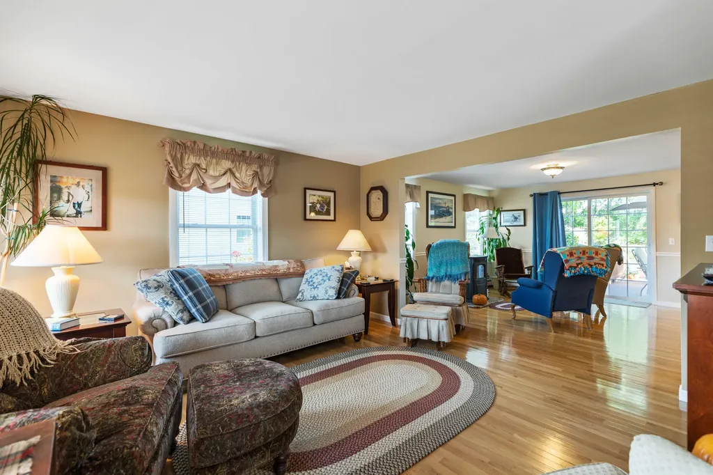 103 Hawthorne Lane Westbrook ME 04092