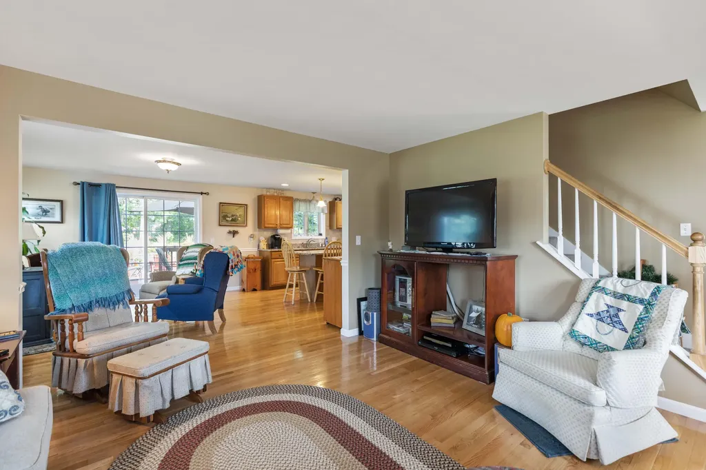 103 Hawthorne Lane Westbrook ME 04092
