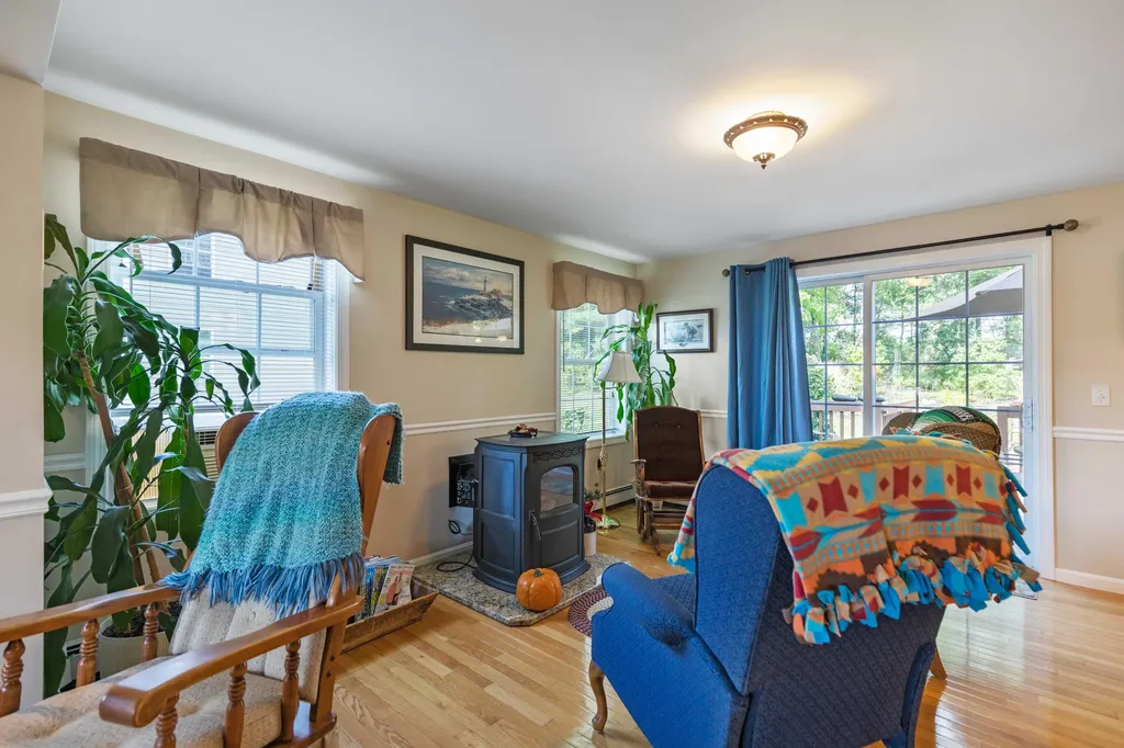 103 Hawthorne Lane Westbrook ME 04092