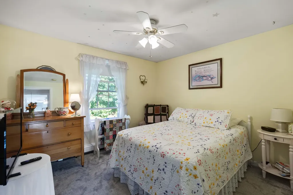 103 Hawthorne Lane Westbrook ME 04092