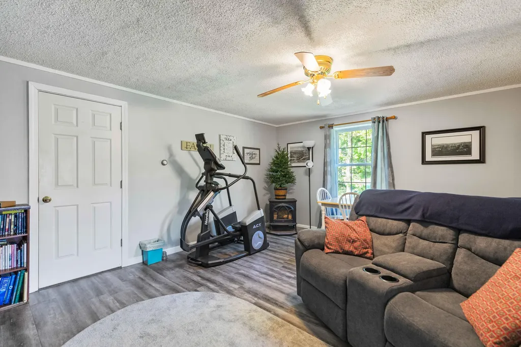 103 Hawthorne Lane Westbrook ME 04092
