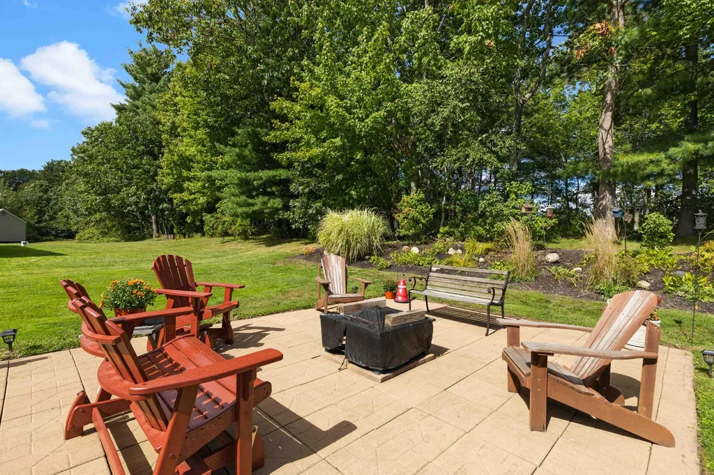 103 Hawthorne Lane Westbrook ME 04092