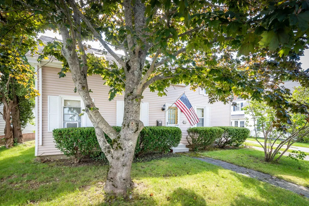 20 Holmes Street Rockland ME 04841