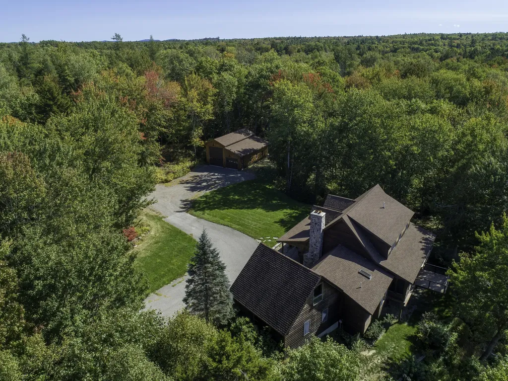31 Hallbrook Way Ellsworth ME 04605