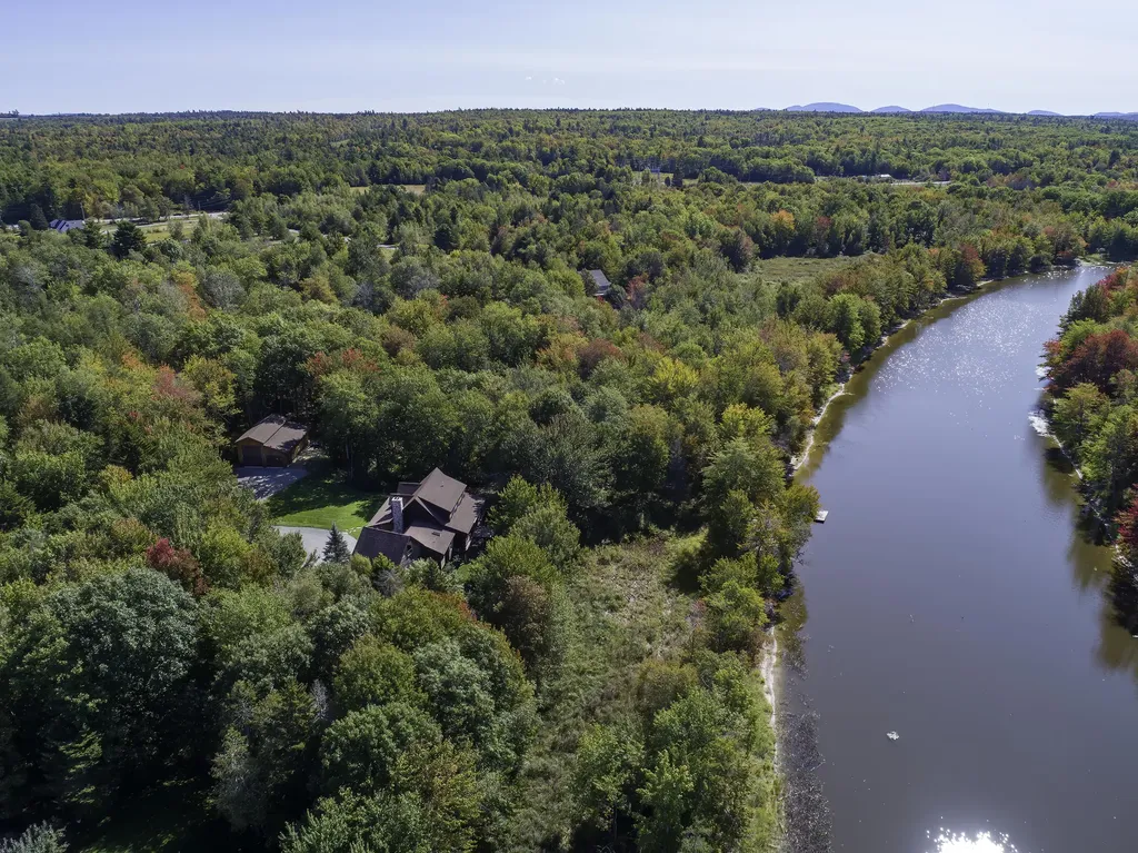 31 Hallbrook Way Ellsworth ME 04605