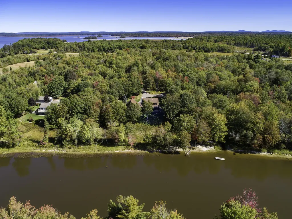 31 Hallbrook Way Ellsworth ME 04605
