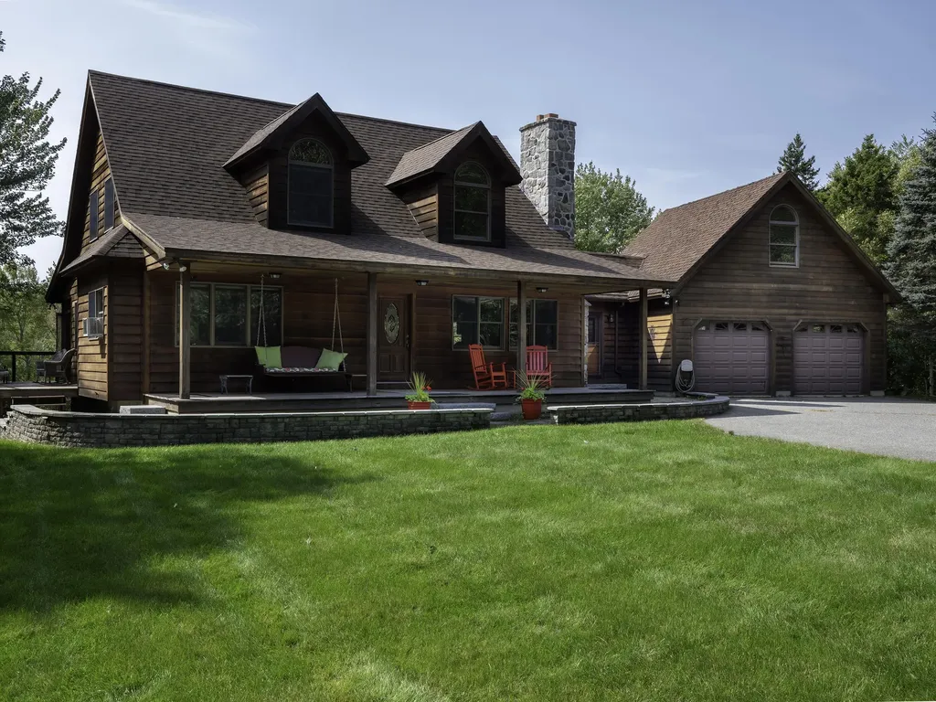 31 Hallbrook Way Ellsworth ME 04605