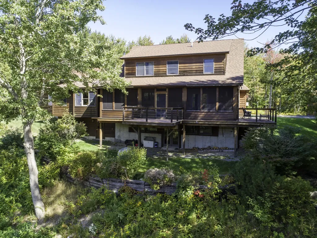 31 Hallbrook Way Ellsworth ME 04605
