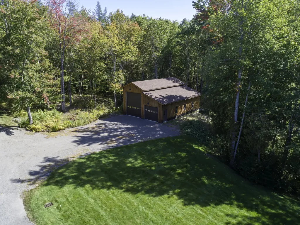 31 Hallbrook Way Ellsworth ME 04605