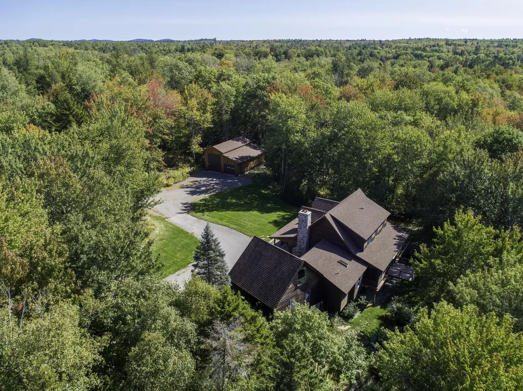 31 Hallbrook Way Ellsworth ME 04605