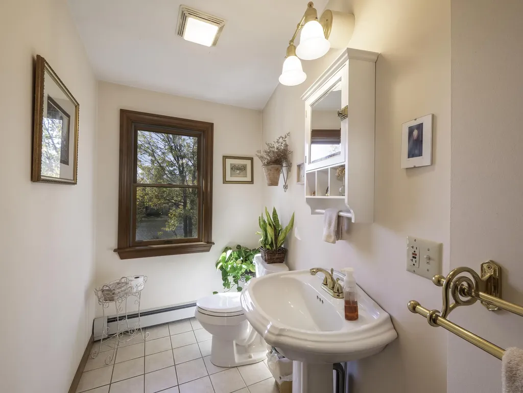 31 Hallbrook Way Ellsworth ME 04605