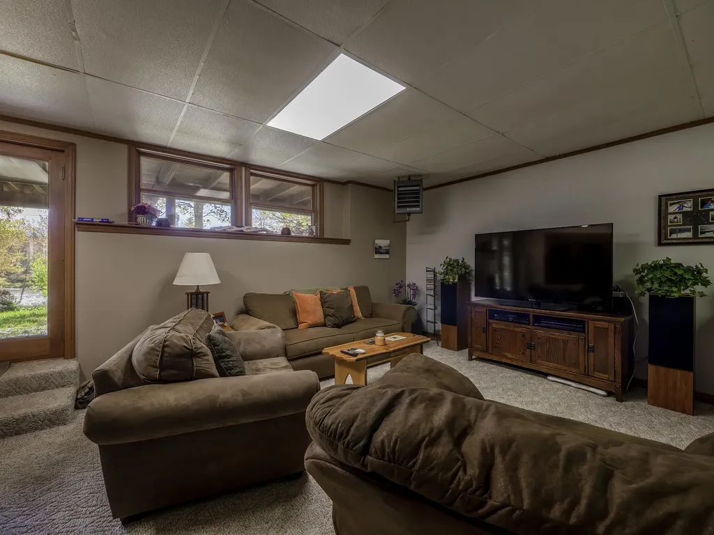 31 Hallbrook Way Ellsworth ME 04605