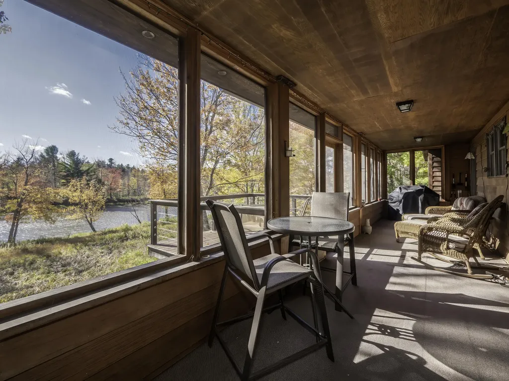 31 Hallbrook Way Ellsworth ME 04605