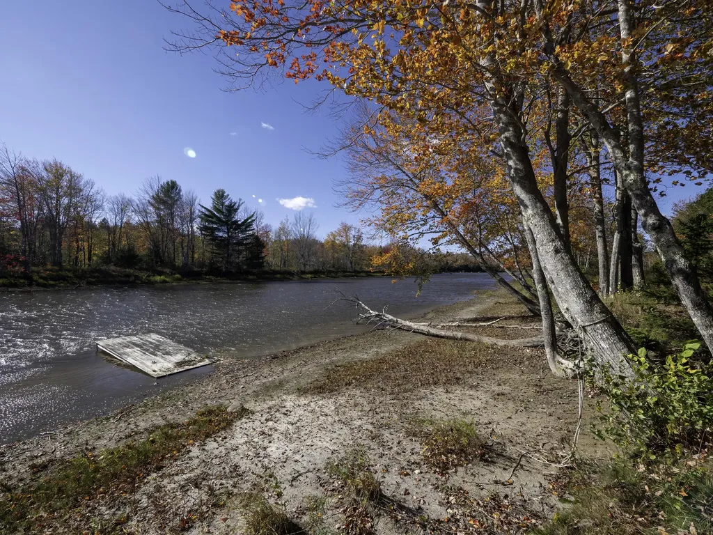 31 Hallbrook Way Ellsworth ME 04605