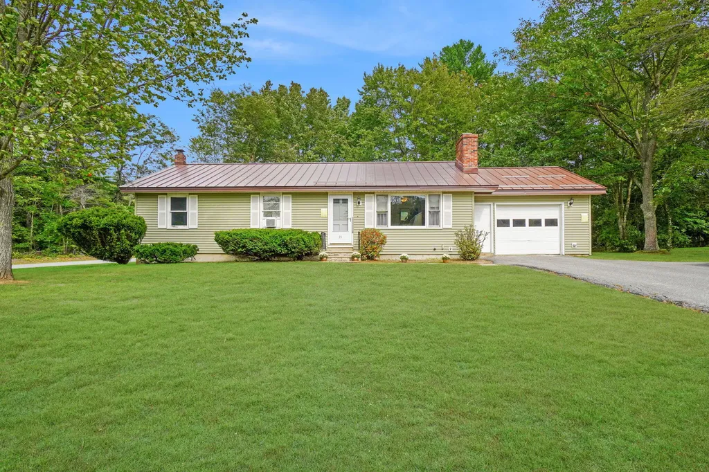 35 Merrymeeting Drive Topsham ME 04086