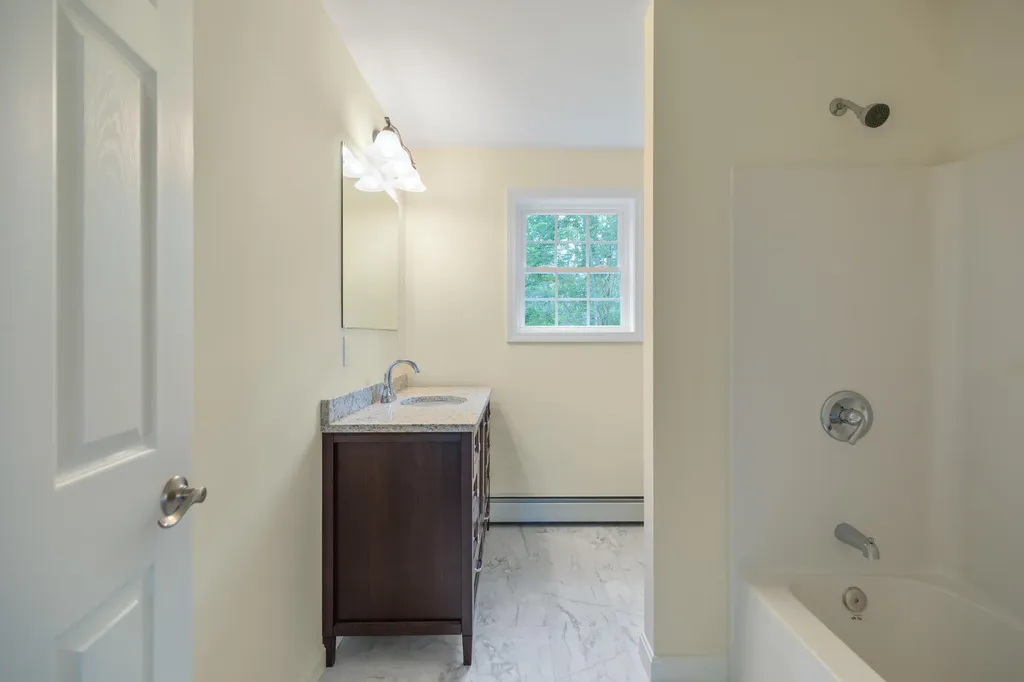 86 Center Road Lebanon ME 04027
