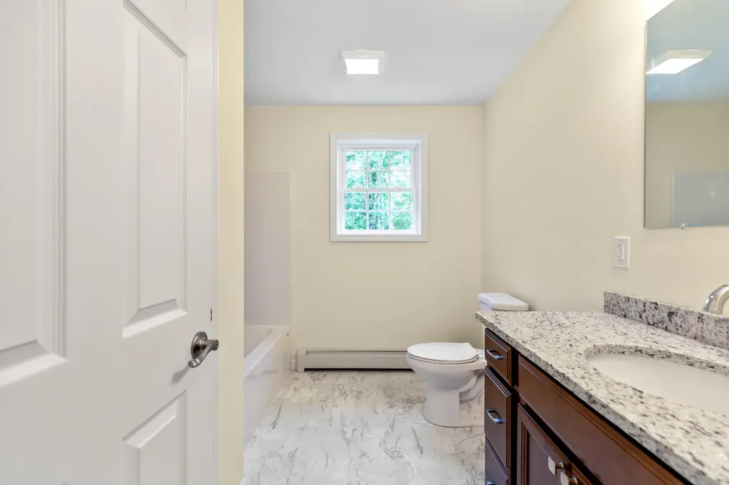 86 Center Road Lebanon ME 04027