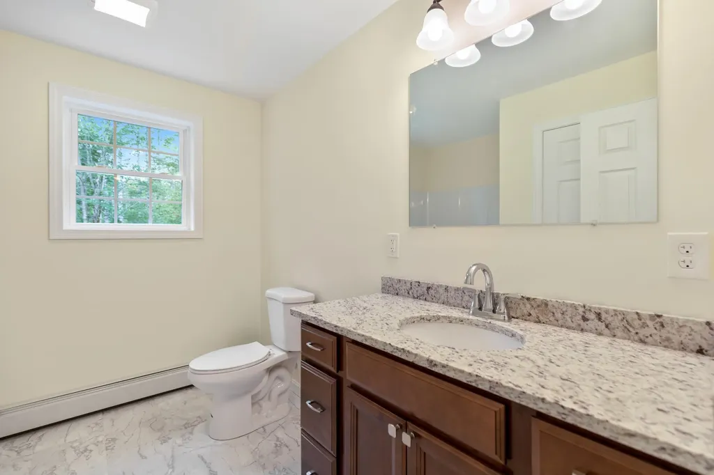86 Center Road Lebanon ME 04027