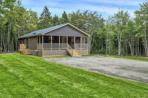 25 Branch Drive Cushing ME 04563