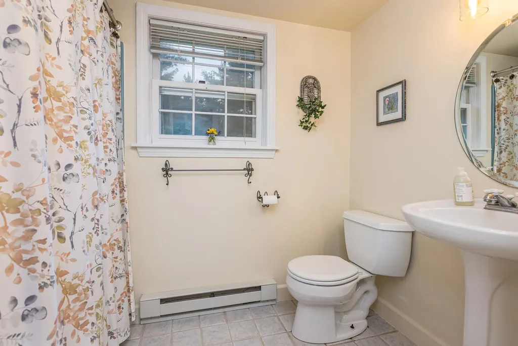 126 Cumberland Road North Yarmouth ME 04097