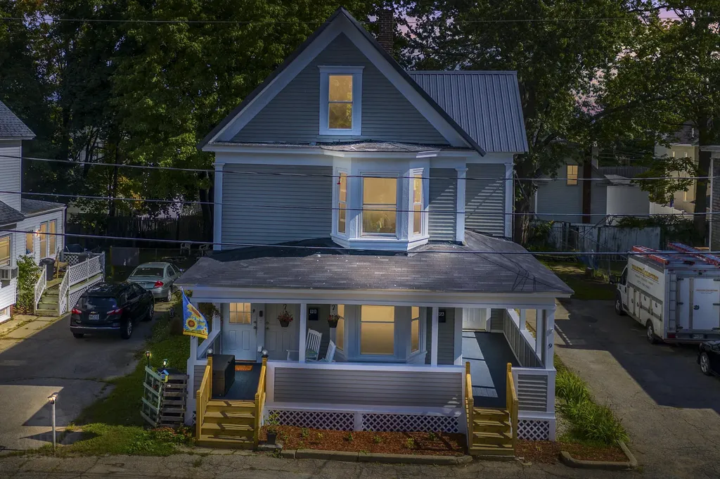 9 Maple Street Sanford ME 04073
