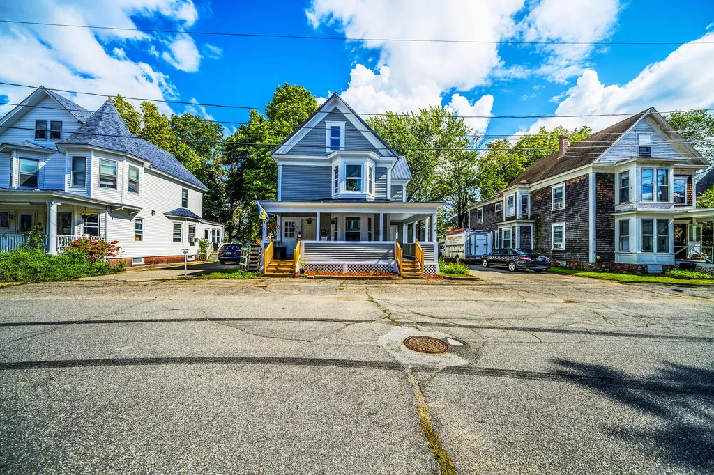 9 Maple Street Sanford ME 04073